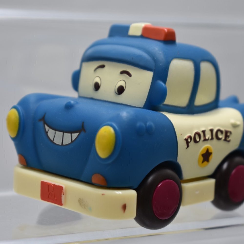 Officer Lawly Blue Police Vehicle Pull Back Car by Maison Battat Mini Wheels - Picture 2 of 6